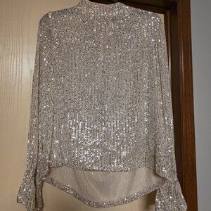 Silver n White sequin top sz M